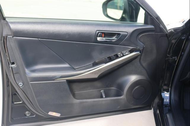 Photo of 2014 Obsidian Lexus IS 250