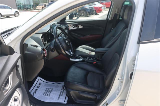 Photo of 2016 Ceramic Silver Metallic Mazda CX-3