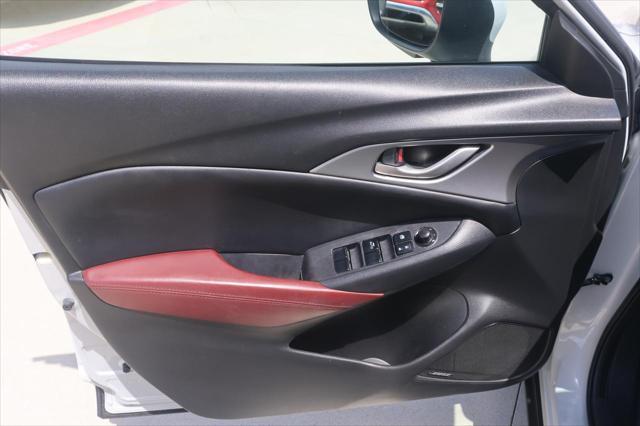 Photo of 2016 Ceramic Silver Metallic Mazda CX-3
