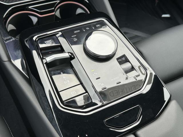 Photo of 2024 Dark Graphite Metallic BMW i5