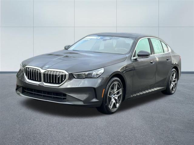 Photo of 2024 Dark Graphite Metallic BMW i5