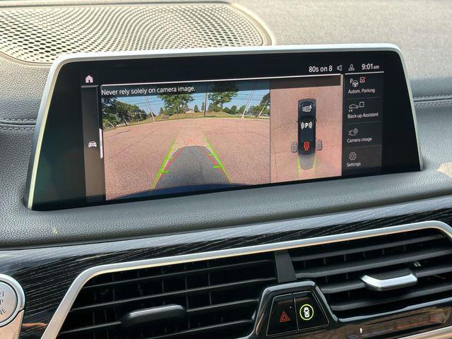 Photo of 2022 Carbon Black Metallic BMW 740