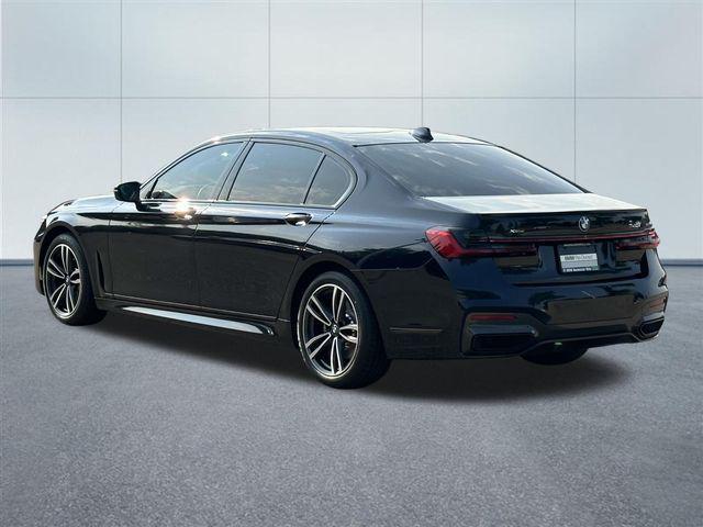 Photo of 2022 Carbon Black Metallic BMW 740