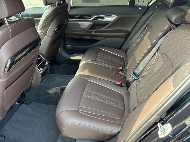 Photo of 2022 Carbon Black Metallic BMW 740