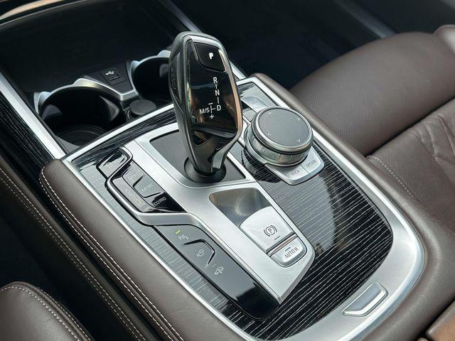 Photo of 2022 Carbon Black Metallic BMW 740