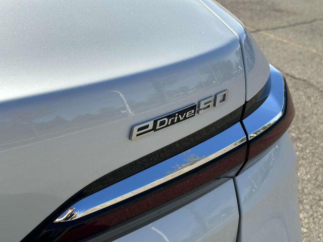 Photo of 2024 Mineral White Metallic BMW i7