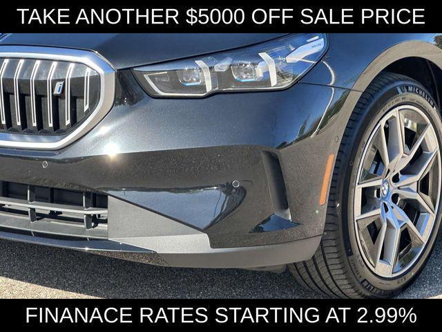 Photo of 2024 Black Sapphire Metallic BMW i5