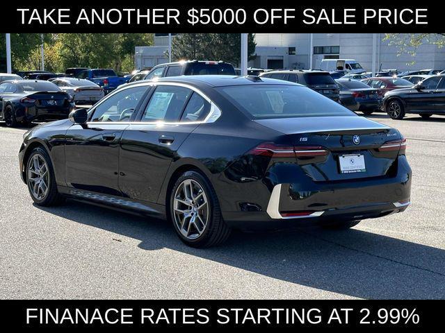 Photo of 2024 Black Sapphire Metallic BMW i5