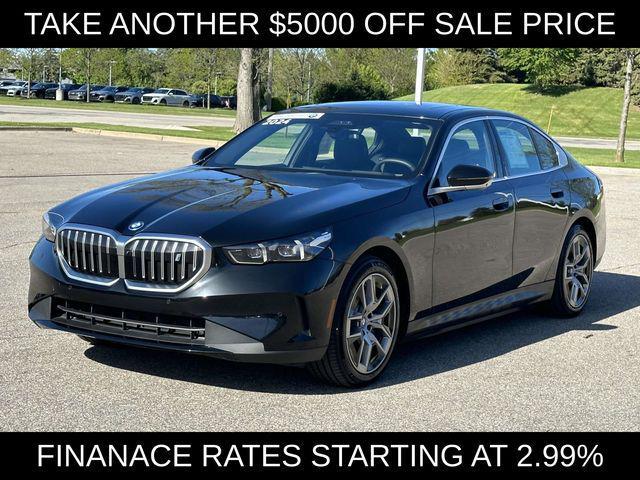 Photo of 2024 Black Sapphire Metallic BMW i5
