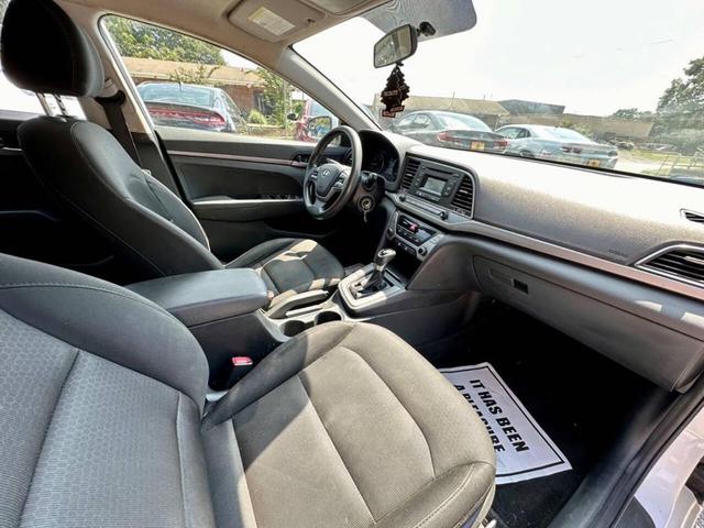 Photo of 2018 Quartz White Pearl Hyundai ELANTRA