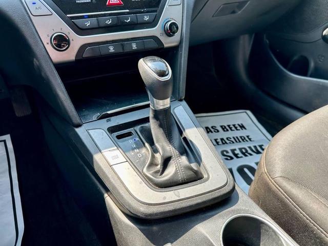Photo of 2018 Quartz White Pearl Hyundai ELANTRA