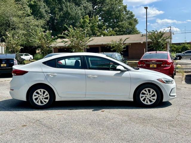 Photo of 2018 Quartz White Pearl Hyundai ELANTRA
