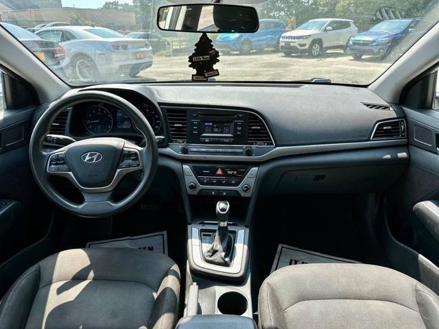 Photo of 2018 Quartz White Pearl Hyundai ELANTRA