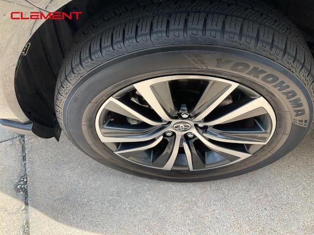 Photo of 2024 Black Toyota Venza