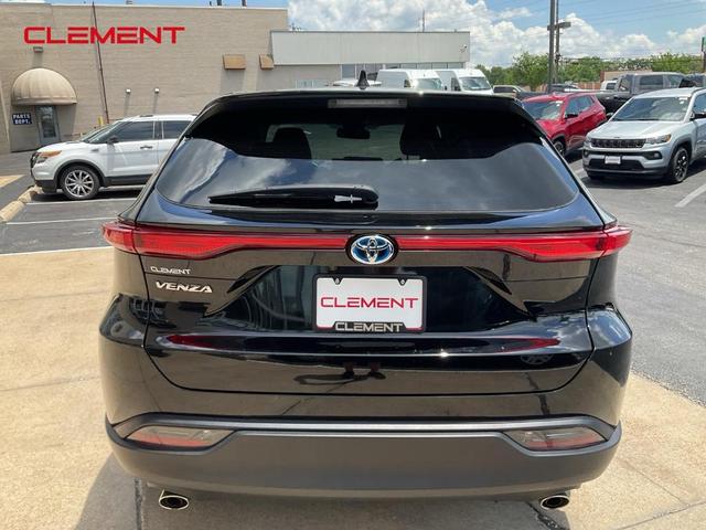 Photo of 2024 Black Toyota Venza