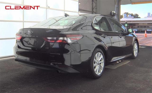 Photo of 2024 Midnight Black Metallic Toyota Camry