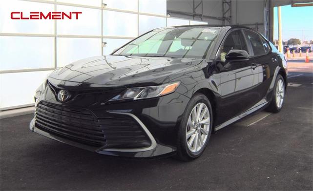 Photo of 2024 Midnight Black Metallic Toyota Camry