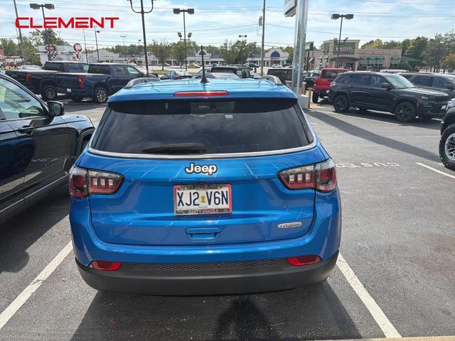 Photo of 2022 Laser Blue Jeep Compass