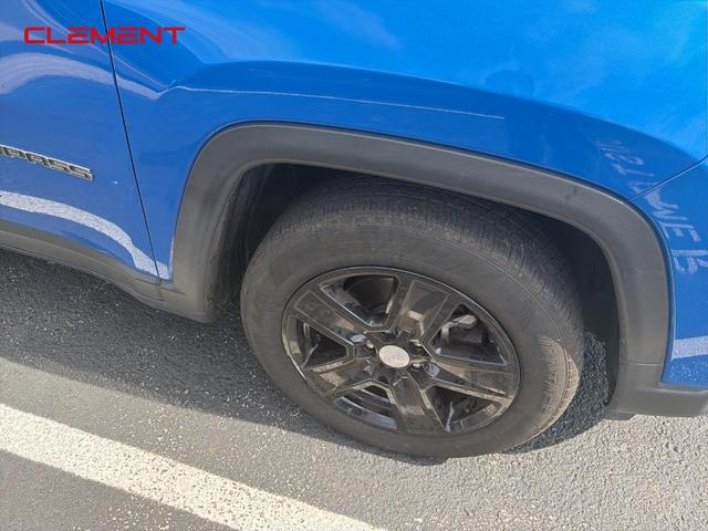 Photo of 2022 Laser Blue Jeep Compass
