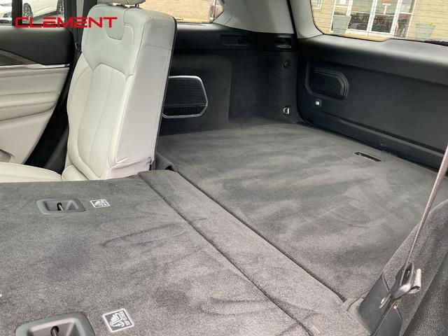 Photo of 2022 Metallic Jeep Grand Cherokee