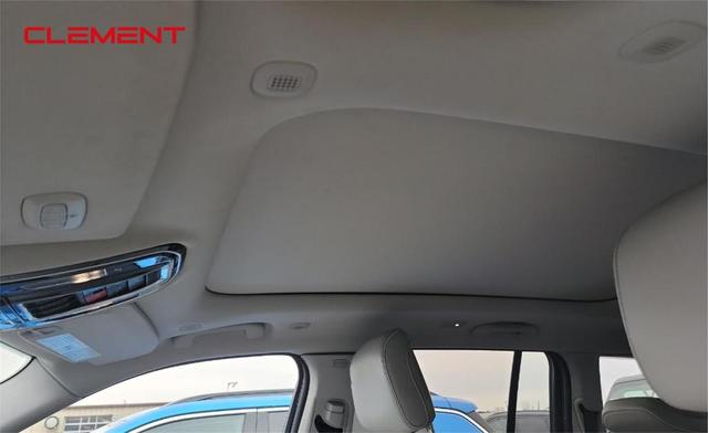 Photo of 2022 Metallic Jeep Grand Cherokee