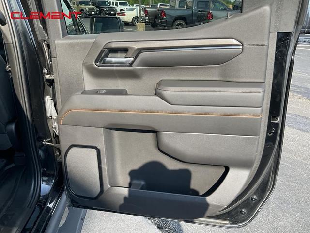 Photo of 2022 Onyx Black GMC Sierra 1500