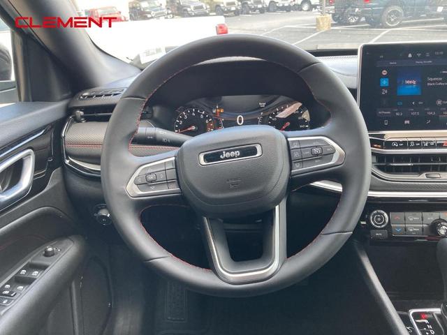 Photo of 2024 Silver Zynith Jeep Compass