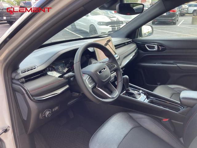 Photo of 2024 Silver Zynith Jeep Compass