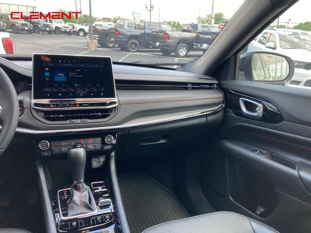 Photo of 2024 Silver Zynith Jeep Compass