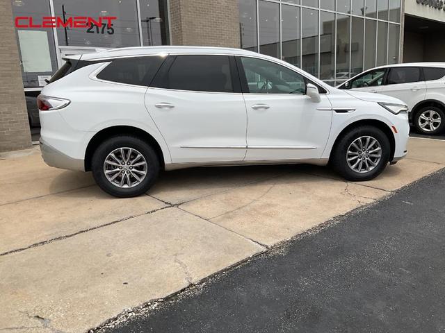 Photo of 2024 Summit White Buick Enclave