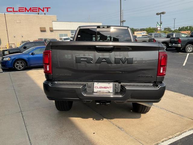 Photo of 2025 Granite Crystal Clearcoat Metallic RAM 2500