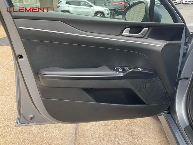 Photo of 2023 Everlasting Silver Kia K5