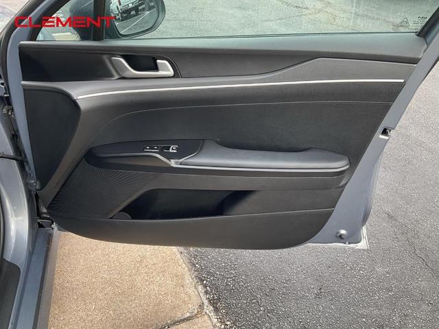 Photo of 2023 Everlasting Silver Kia K5