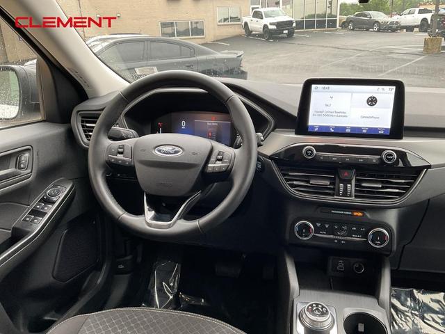 Photo of 2024 Oxford White Ford Escape