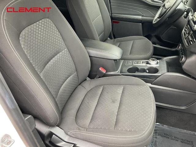 Photo of 2024 Oxford White Ford Escape