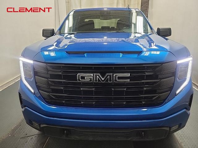 Photo of 2022 Blue Metallic GMC Sierra 1500