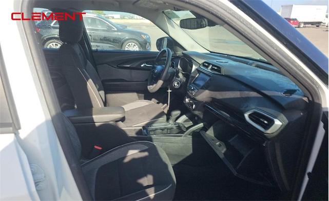 Photo of 2022 Summit White Chevrolet Trailblazer