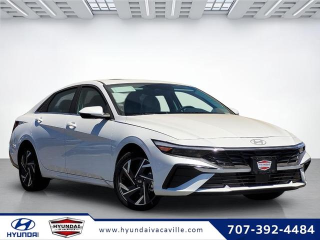 Photo of 2025 White Hyundai ELANTRA HEV