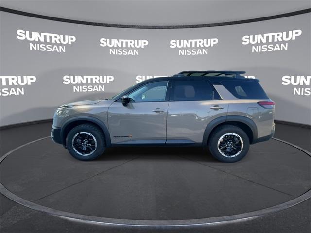 Photo of 2023 2 Tone Tan / Black Roof Nissan Pathfinder