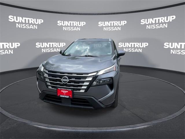 Photo of 2024 Gun Metallic Nissan Rogue