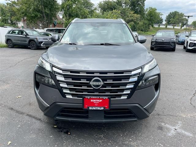 Photo of 2024 Gun Metallic Nissan Rogue