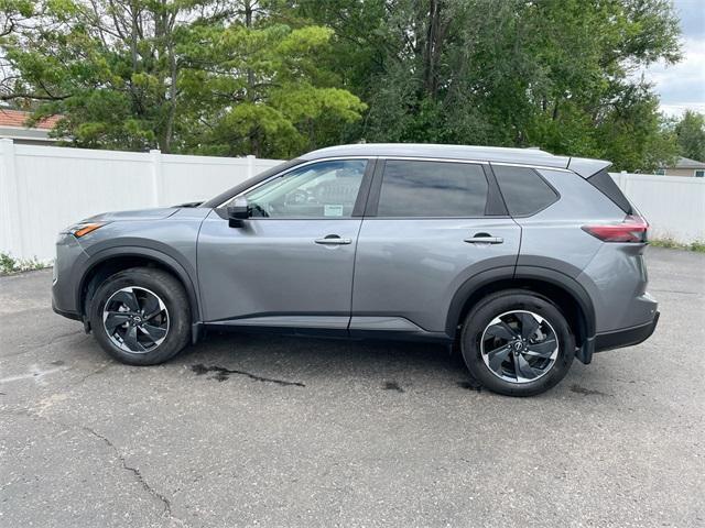 Photo of 2024 Gun Metallic Nissan Rogue