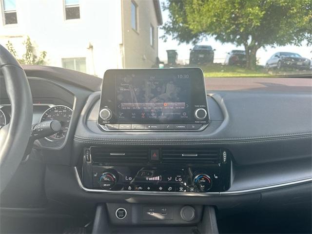 Photo of 2023 Black Nissan Rogue