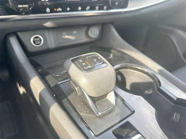 Photo of 2023 Black Nissan Rogue