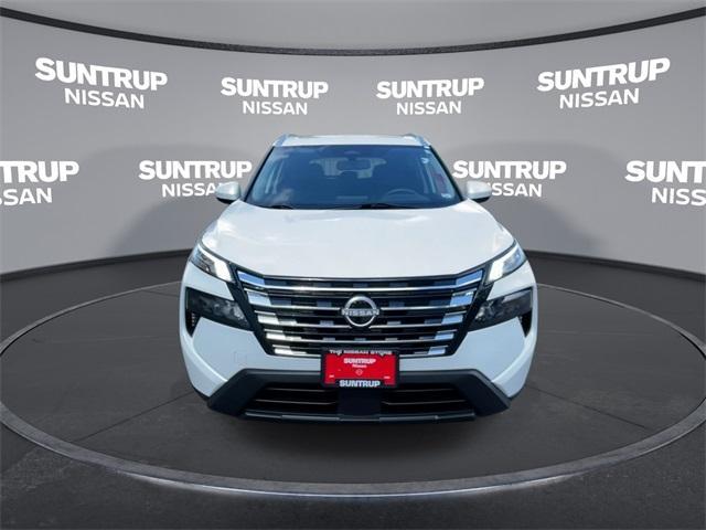 Photo of 2024 Gun Metallic Nissan Rogue