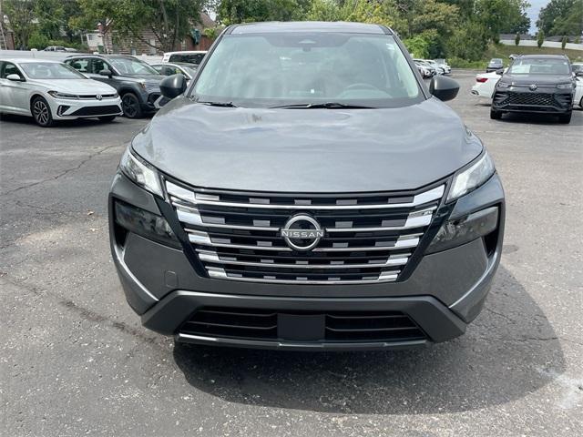 Photo of 2026 Gun Metallic Nissan Rogue