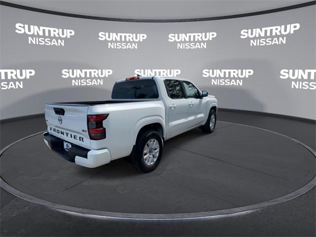 Photo of 2022 Glacier White Nissan Frontier
