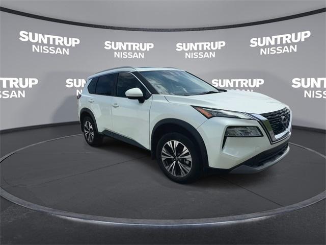 Photo of 2023 White Nissan Rogue