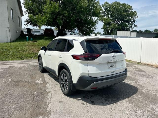Photo of 2023 White Nissan Rogue