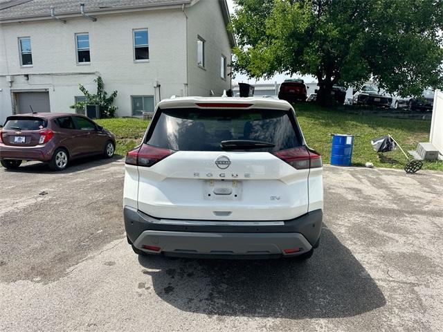 Photo of 2023 White Nissan Rogue